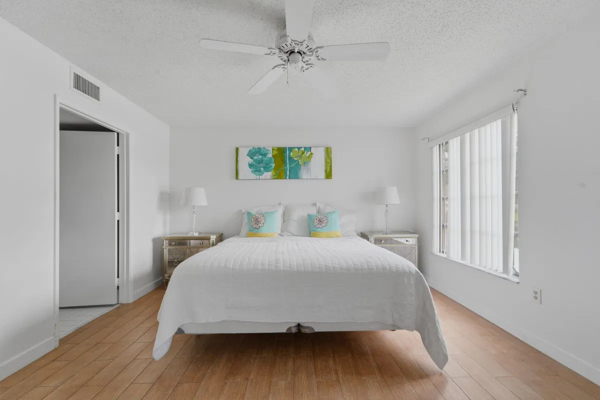  Unit 209 photo 10