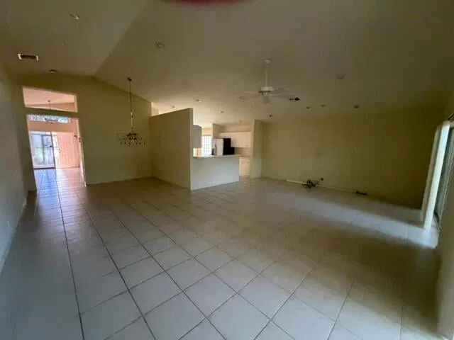 Residence photo 4