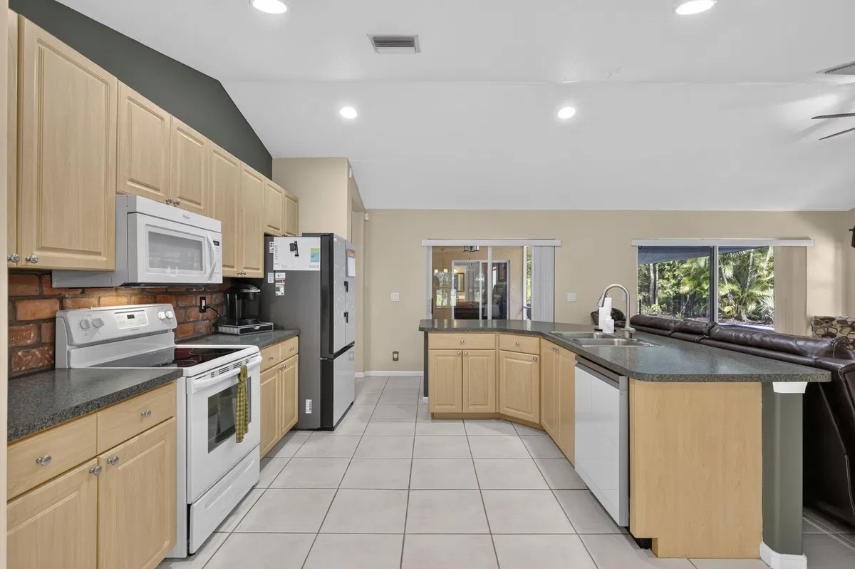  Residence photo 13