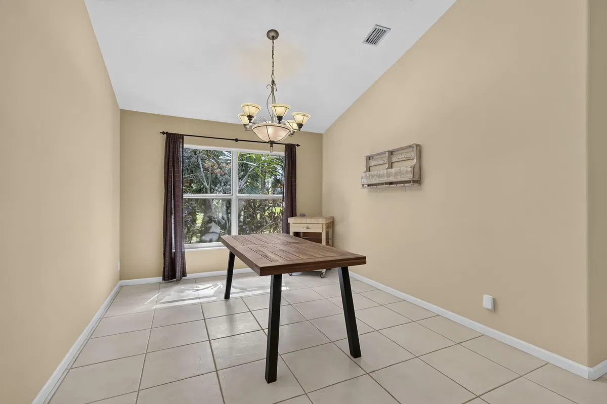  Residence photo 19
