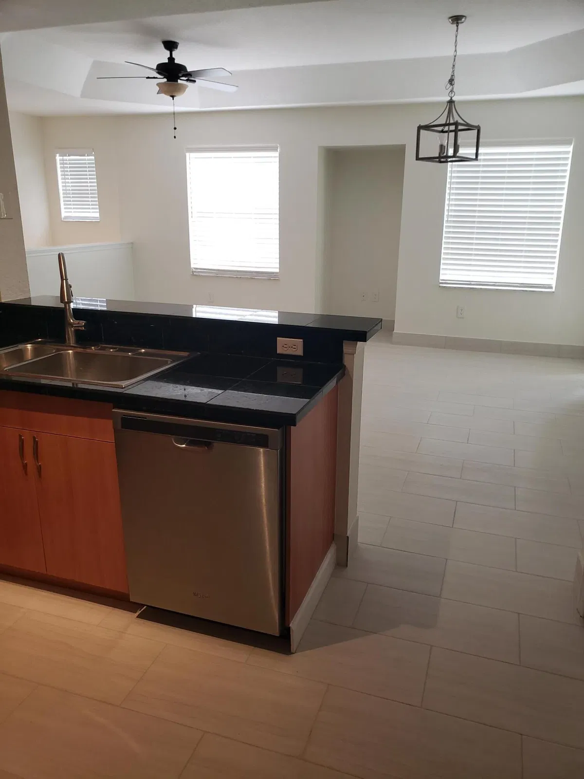 Unit 1101 photo 4