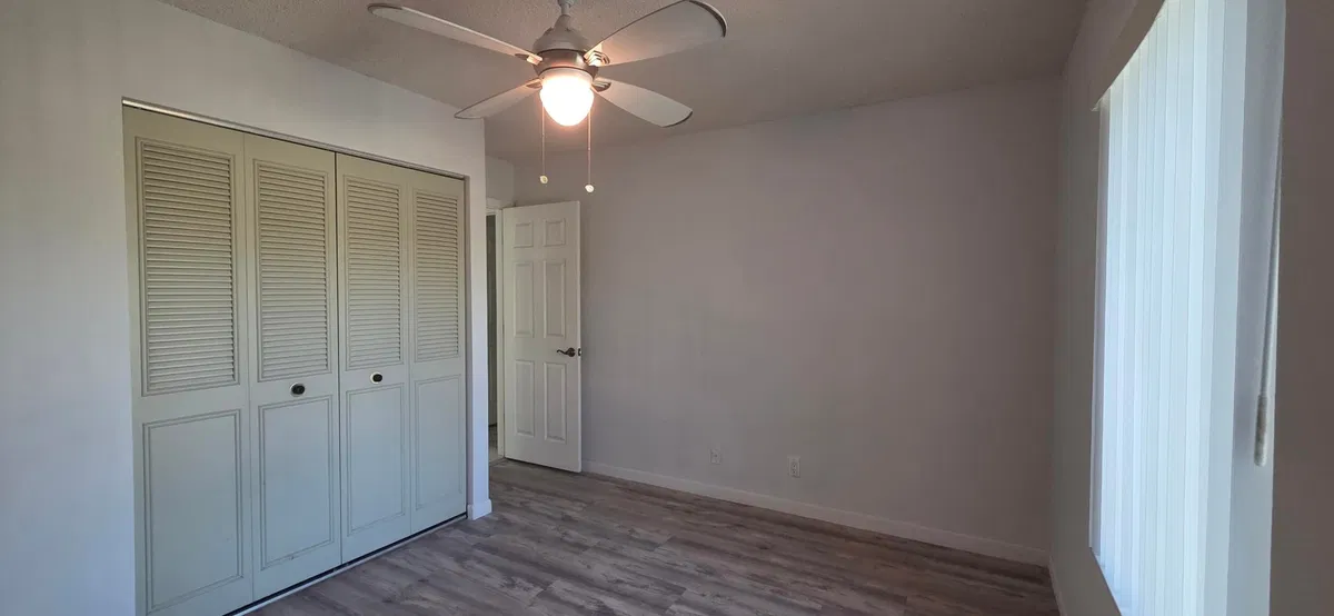 Unit B2 photo 13