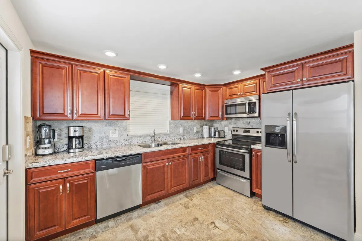 Unit 606 photo 13