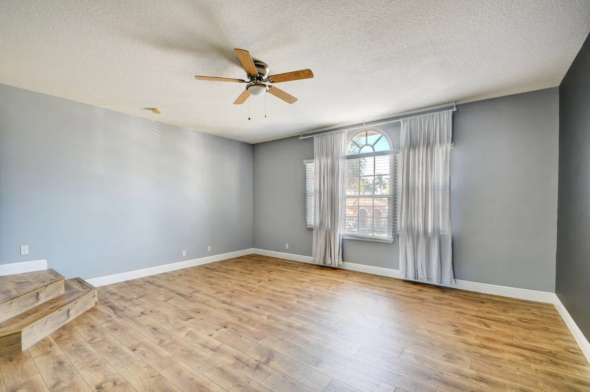 Residence photo 22