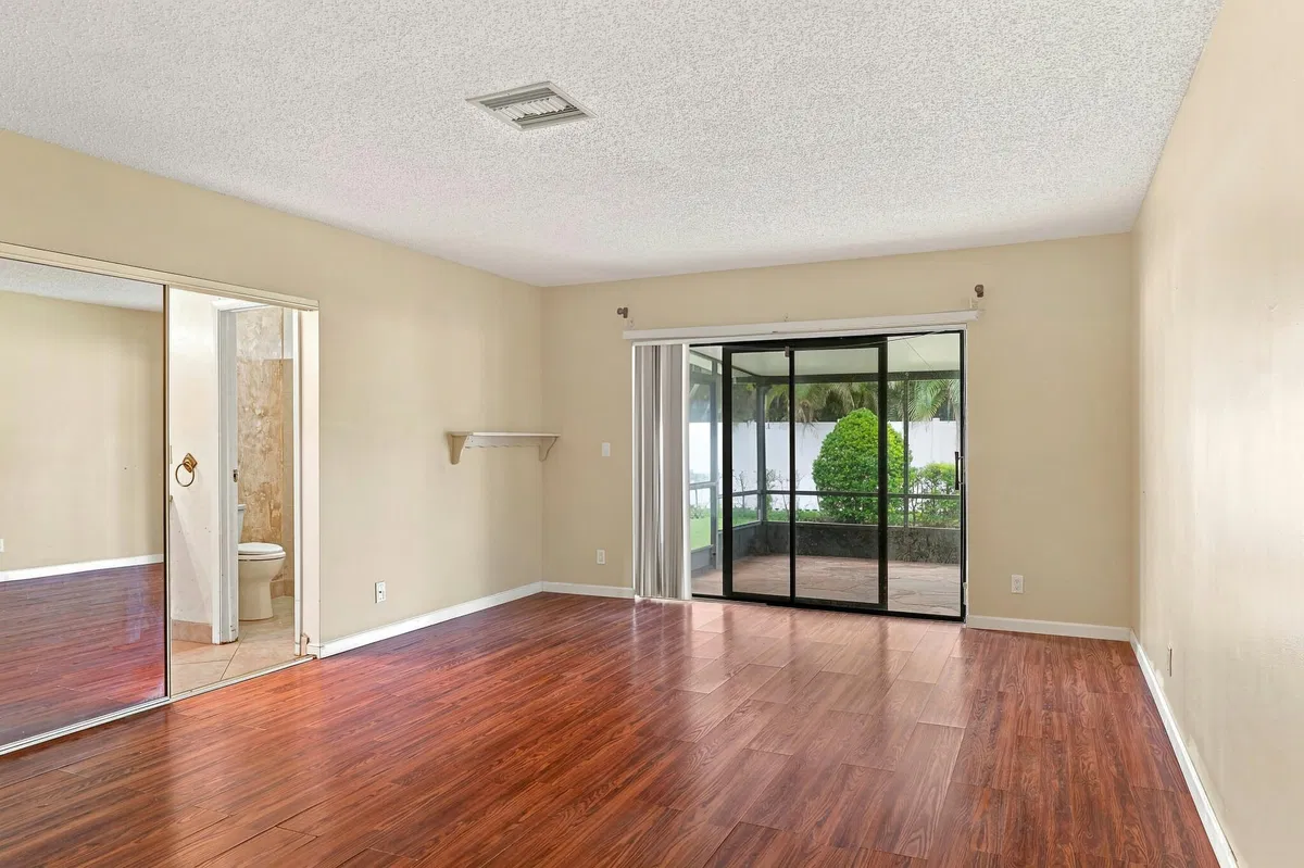  Residence photo 13
