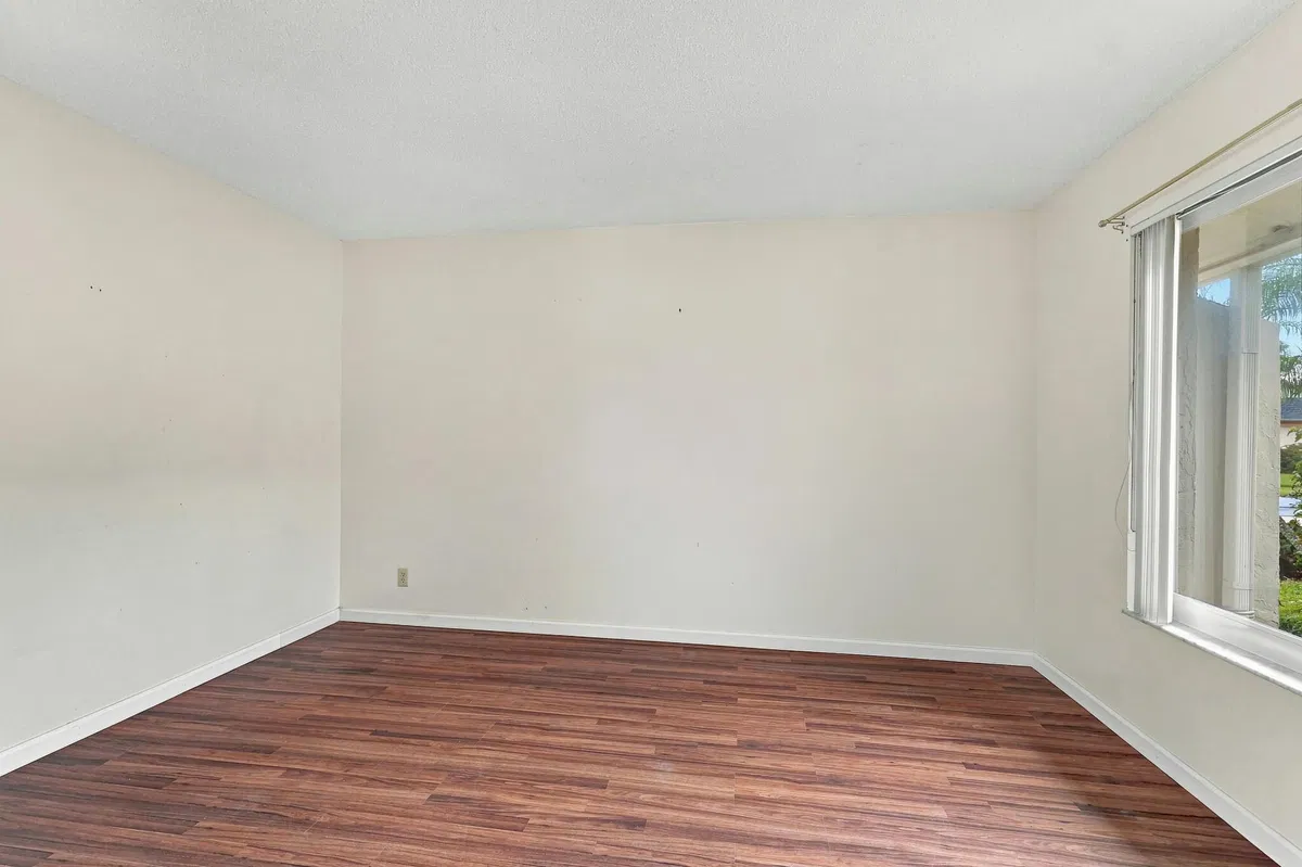  Residence photo 19