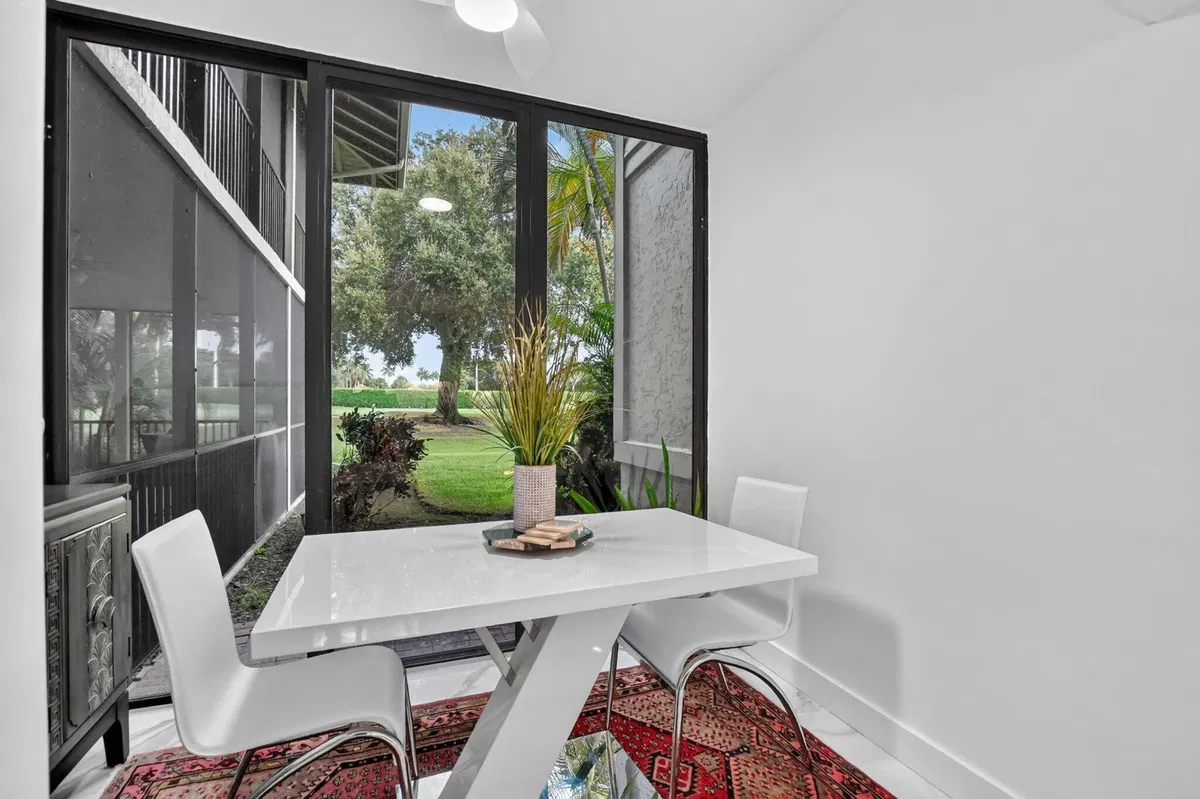 Residence photo 22