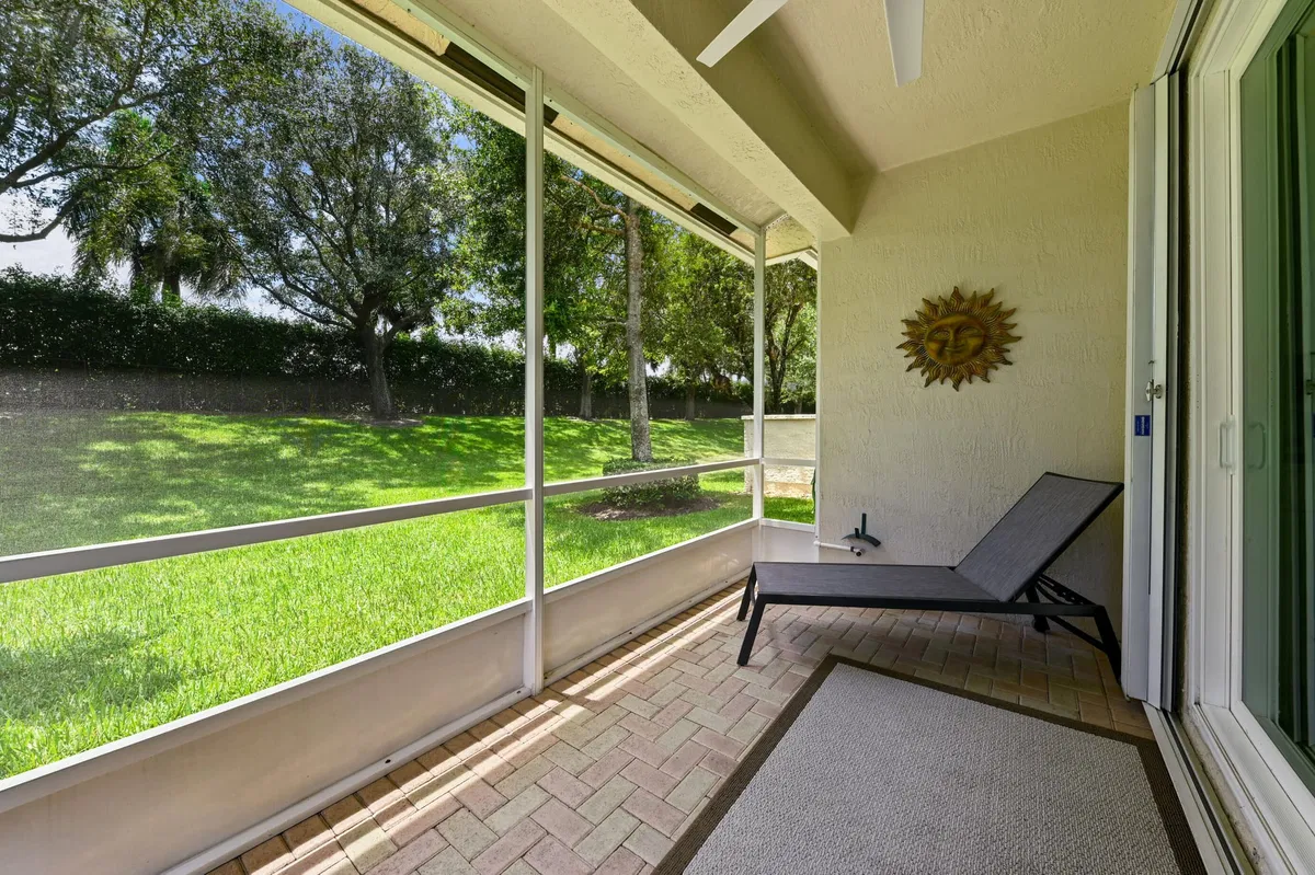 Residence photo 19