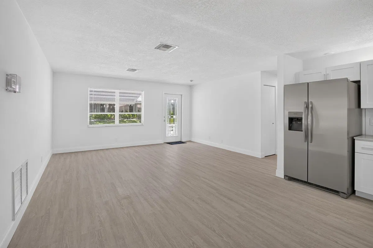 Residence photo 4