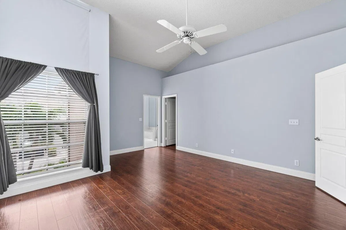 Residence photo 19