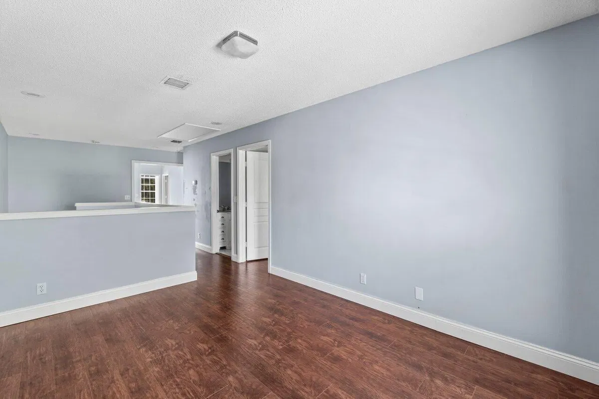 Residence photo 25