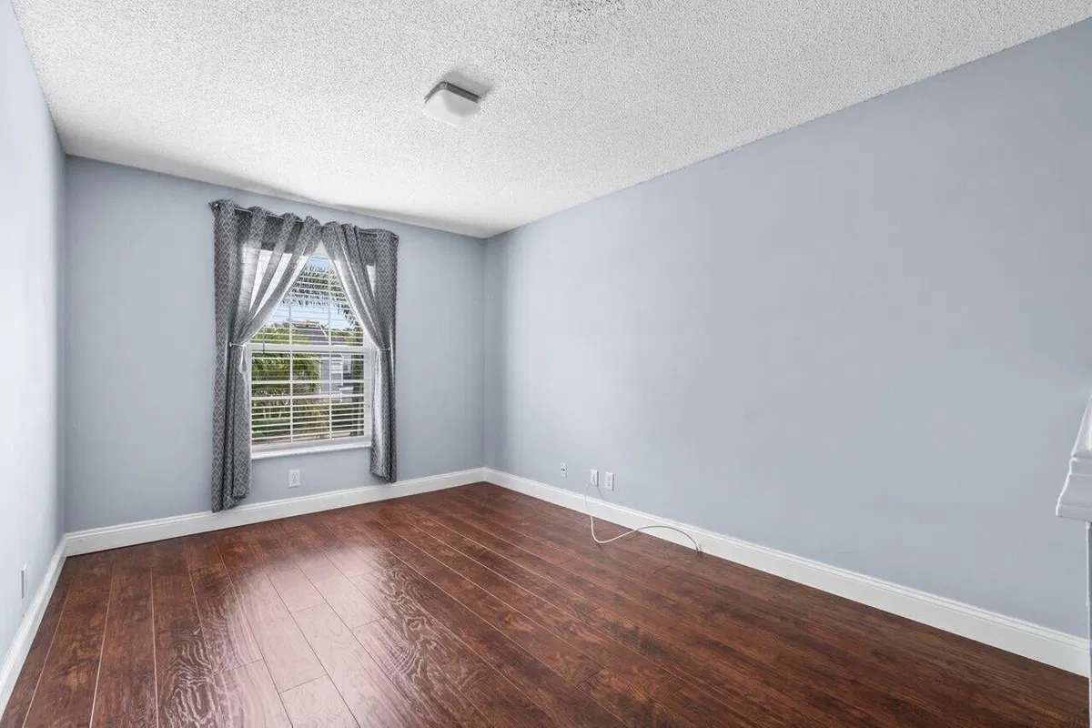 Residence photo 28