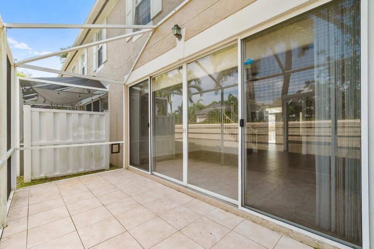 Residence photo 31