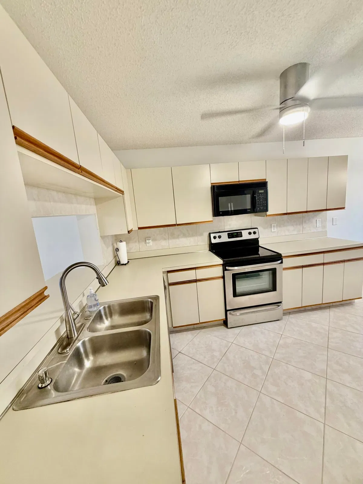 Unit 214 photo 19