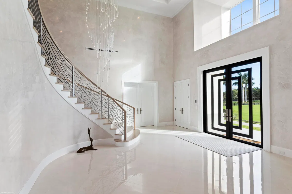 Palm Beach Point Residence photo 25