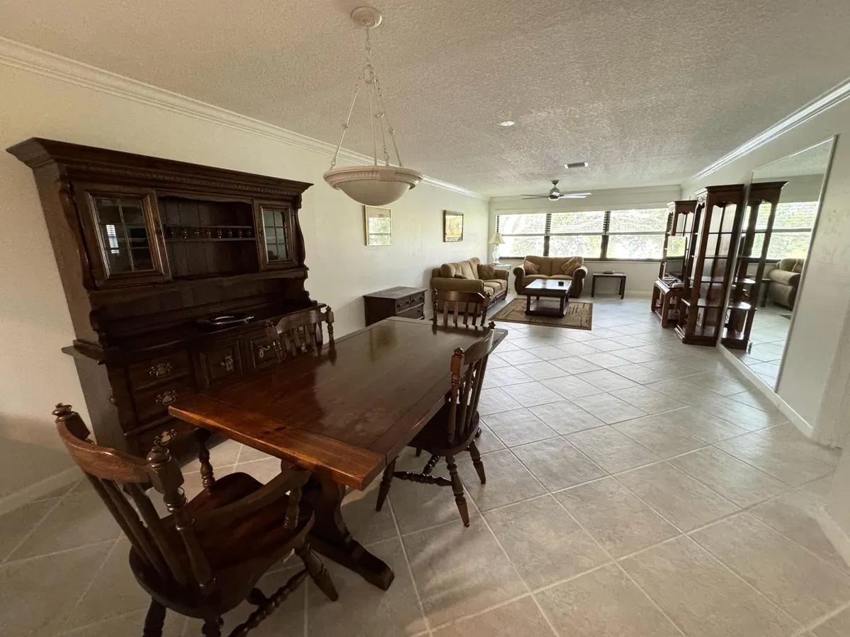 Residence photo 7