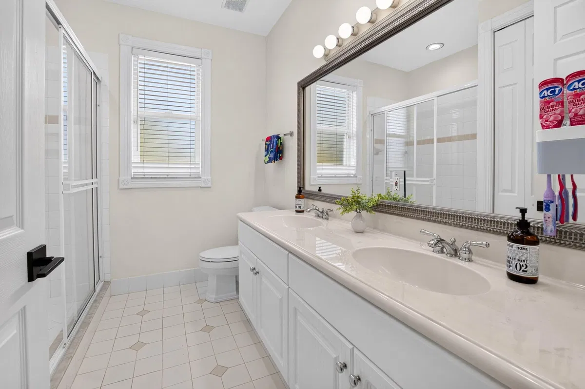  Residence photo 25