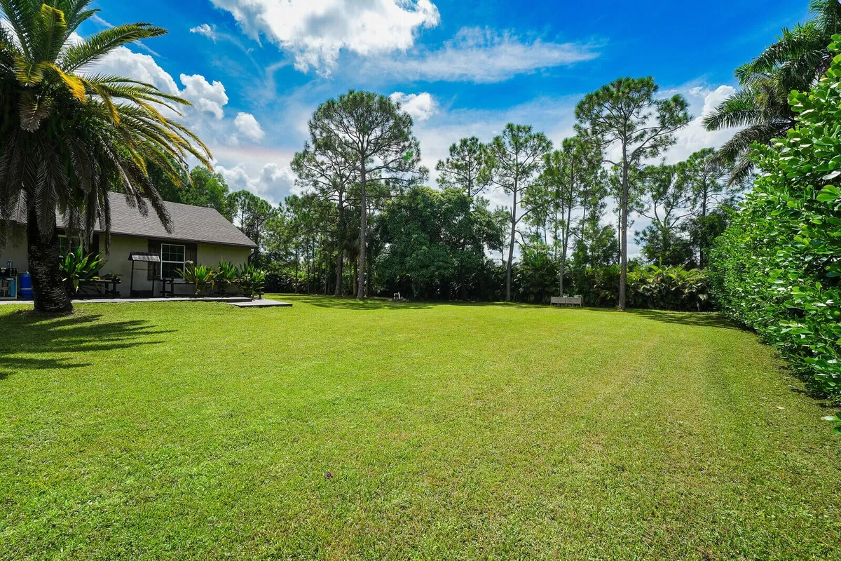 Residence photo 64