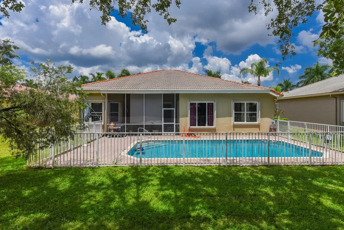 Residence photo 25