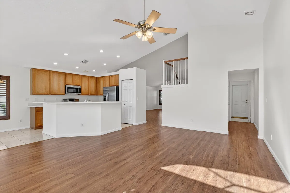  Residence photo 16
