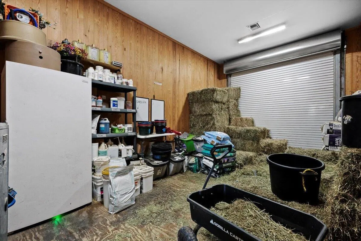 Residence photo 82
