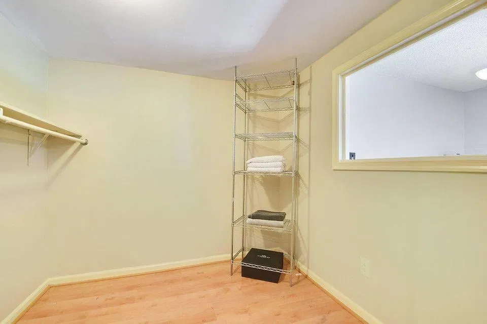 Unit 250 photo 10