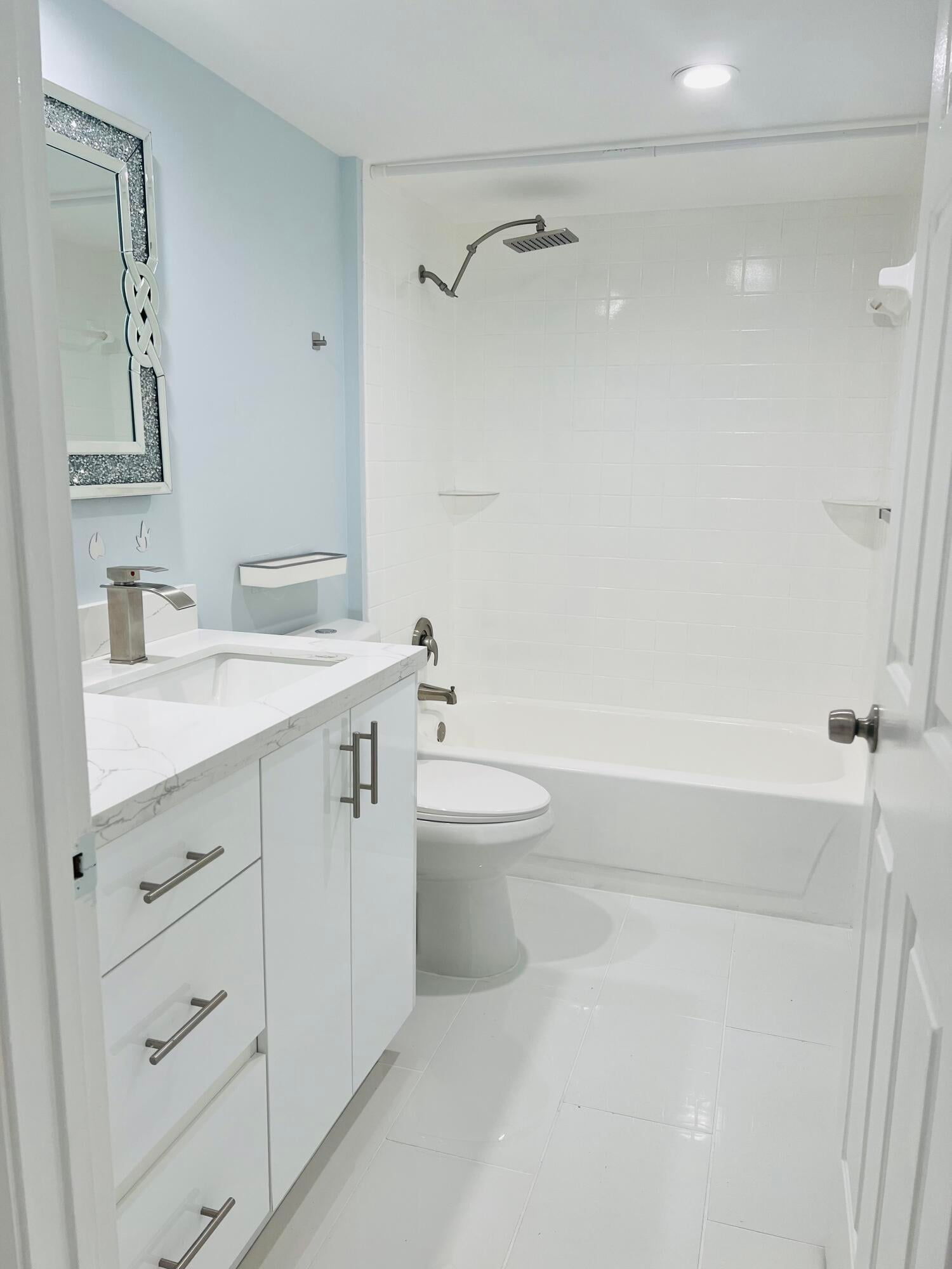 Unit 404 photo 25