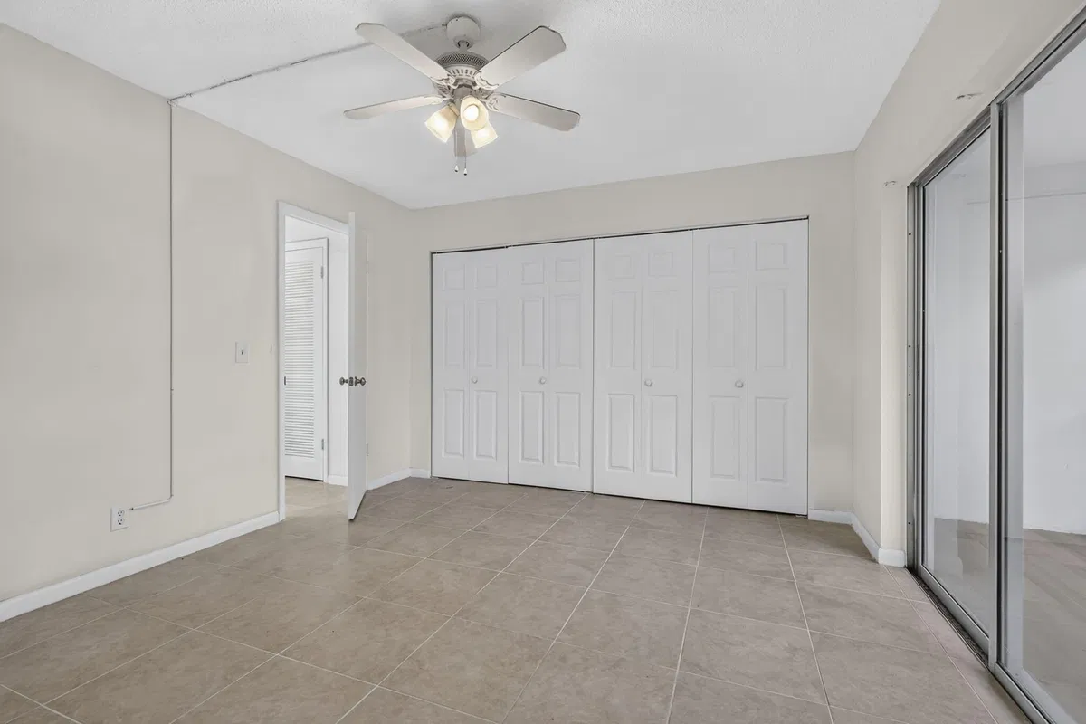 Unit 210 photo 16