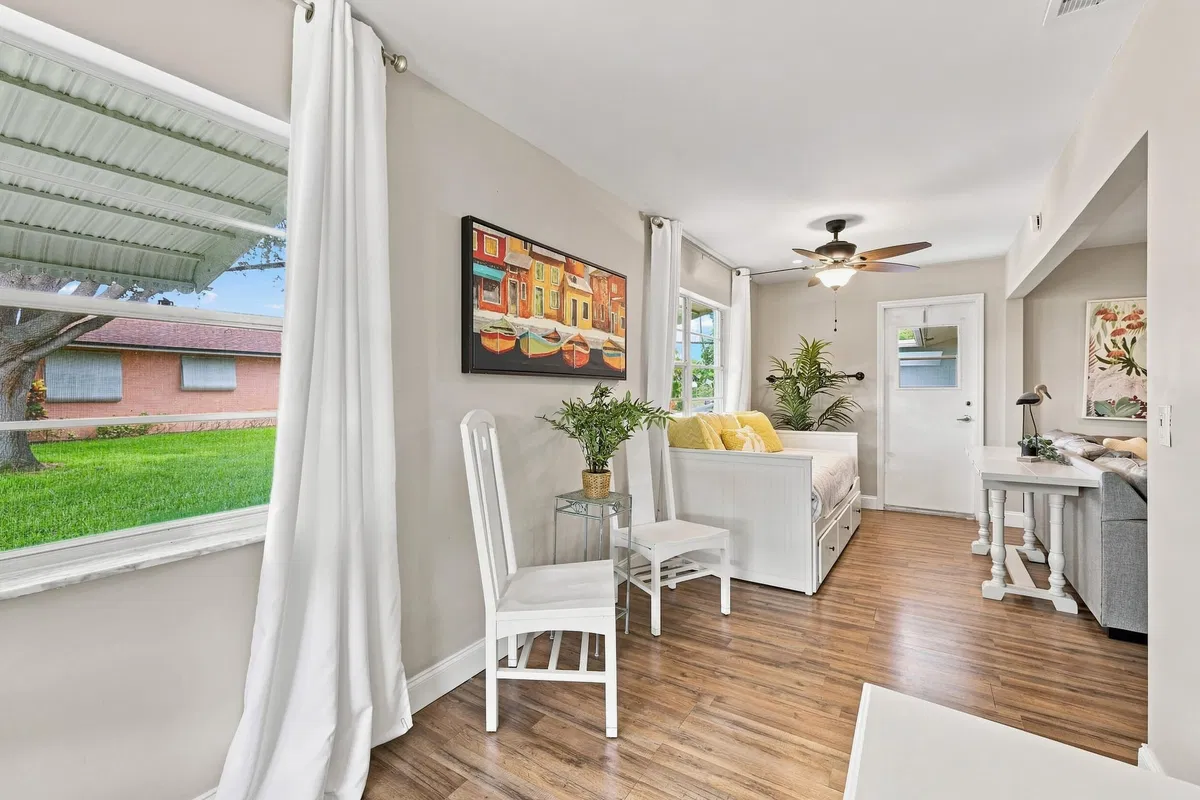  Residence photo 19