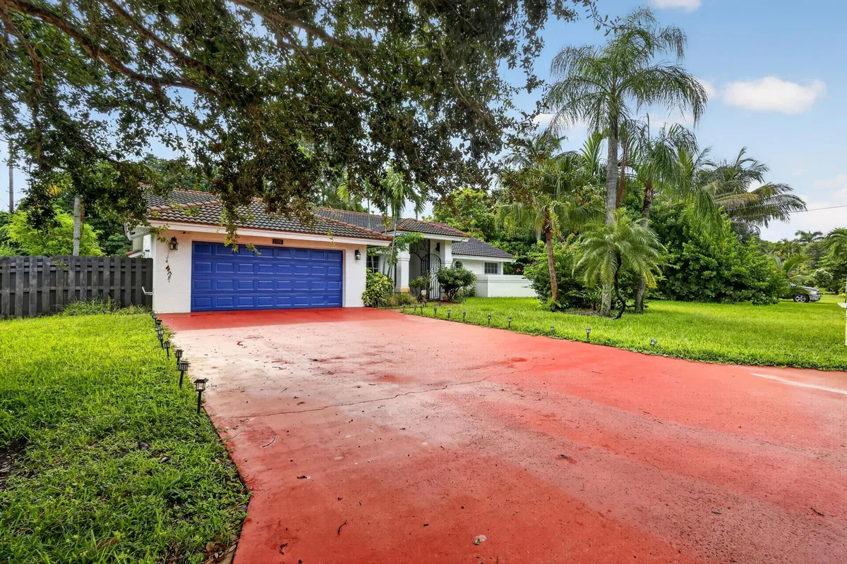 Residence photo 4
