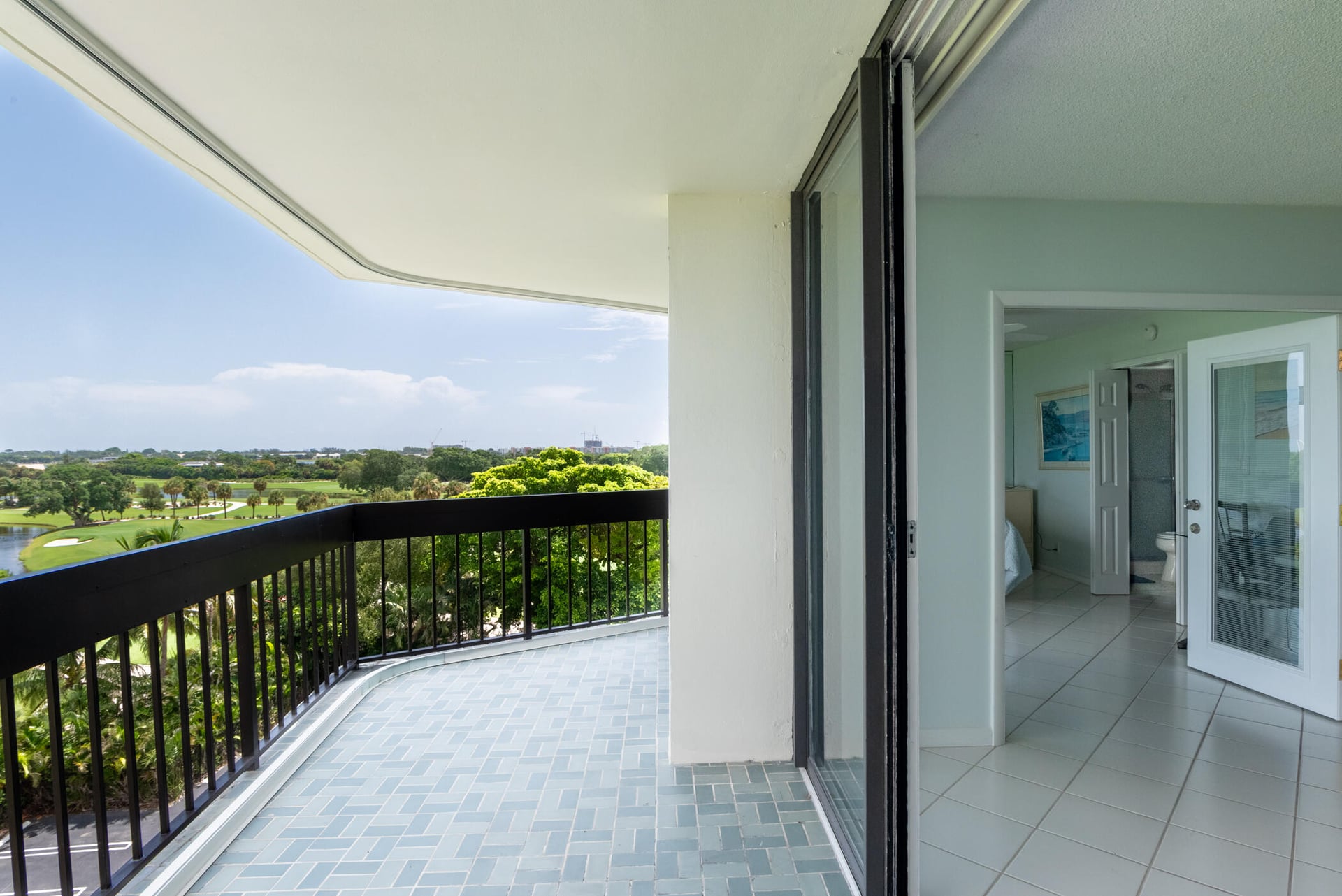Unit 603 photo 16