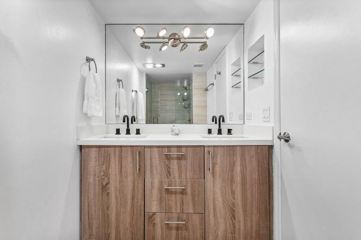  Unit 506 photo 19