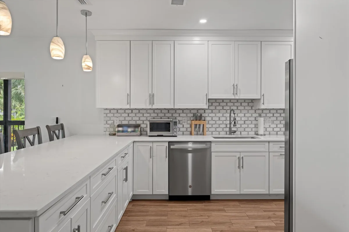 Unit 203 photo 10