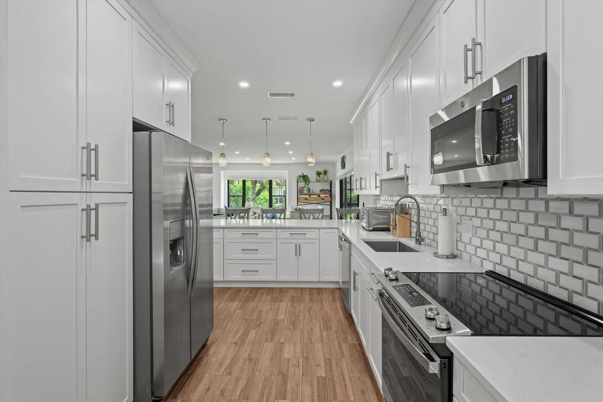Unit 203 photo 13