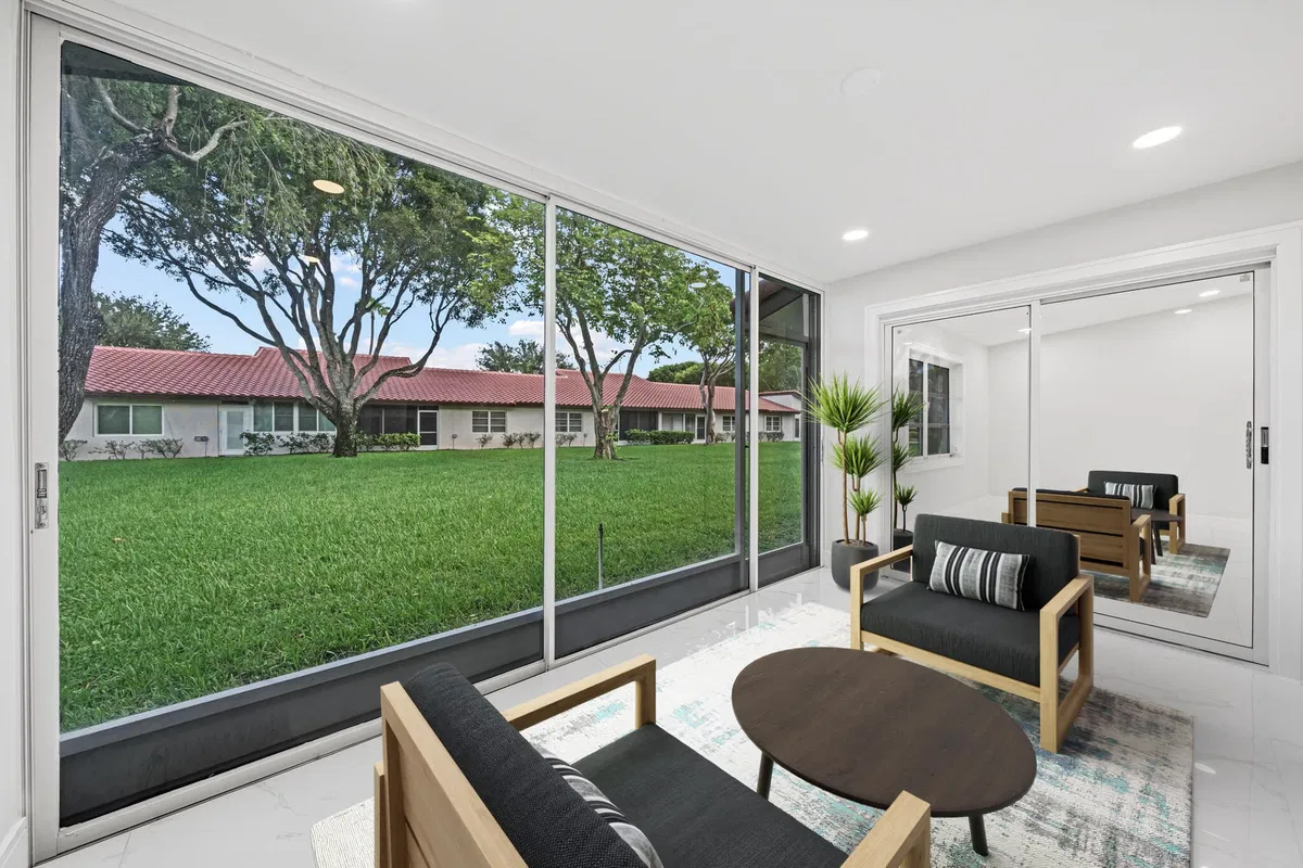 Residence photo 25