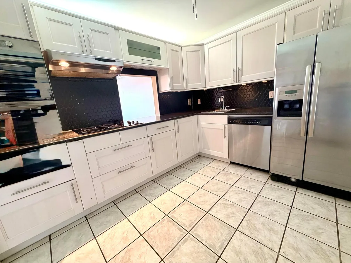 Lakeside Arms Lake Worth Unit #401 photo 7