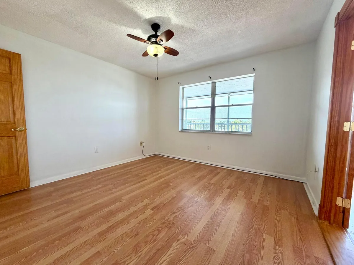 Lakeside Arms Lake Worth Unit #401 photo 16