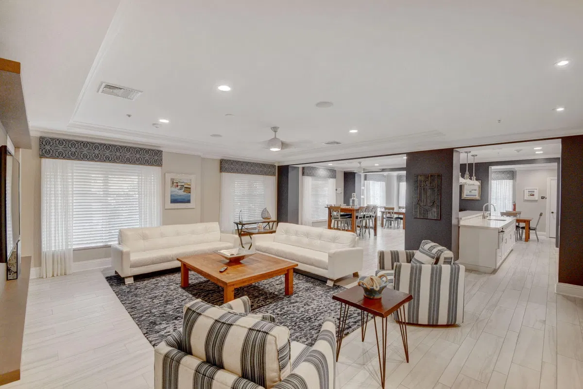 Unit 410 photo 61
