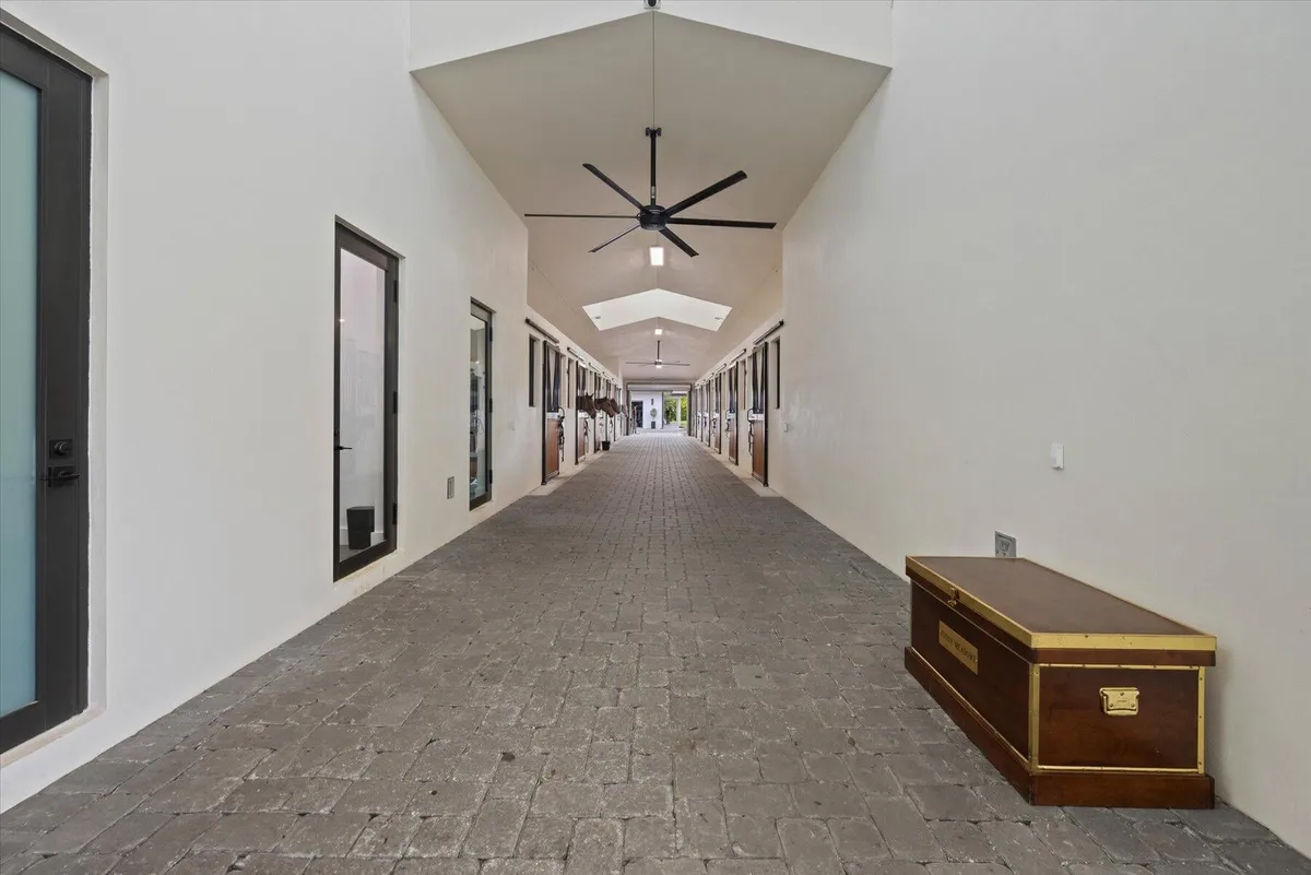 Residence photo 10