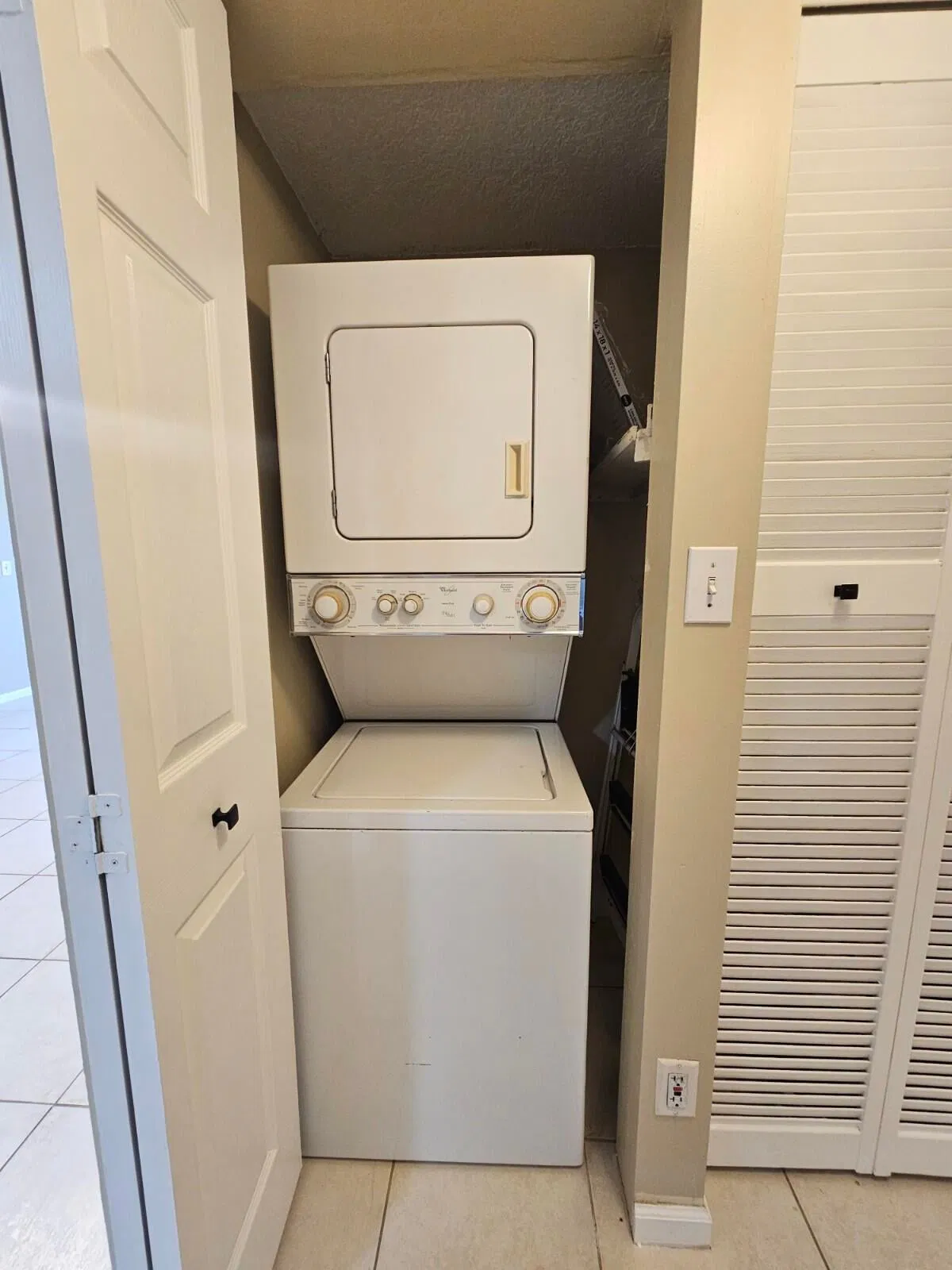 Unit 102 photo 7
