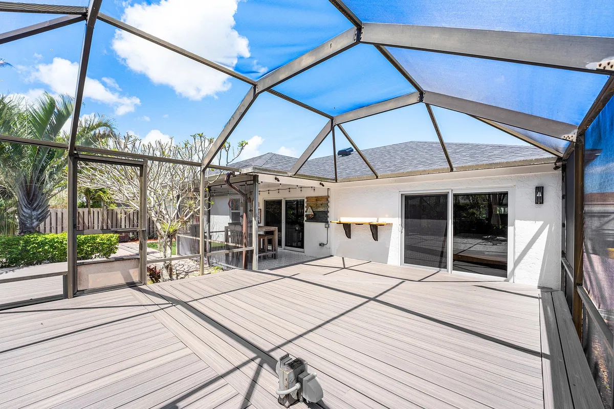 Residence photo 22