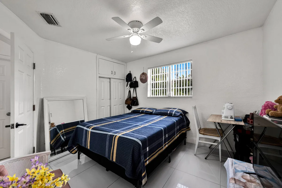 Residence photo 19