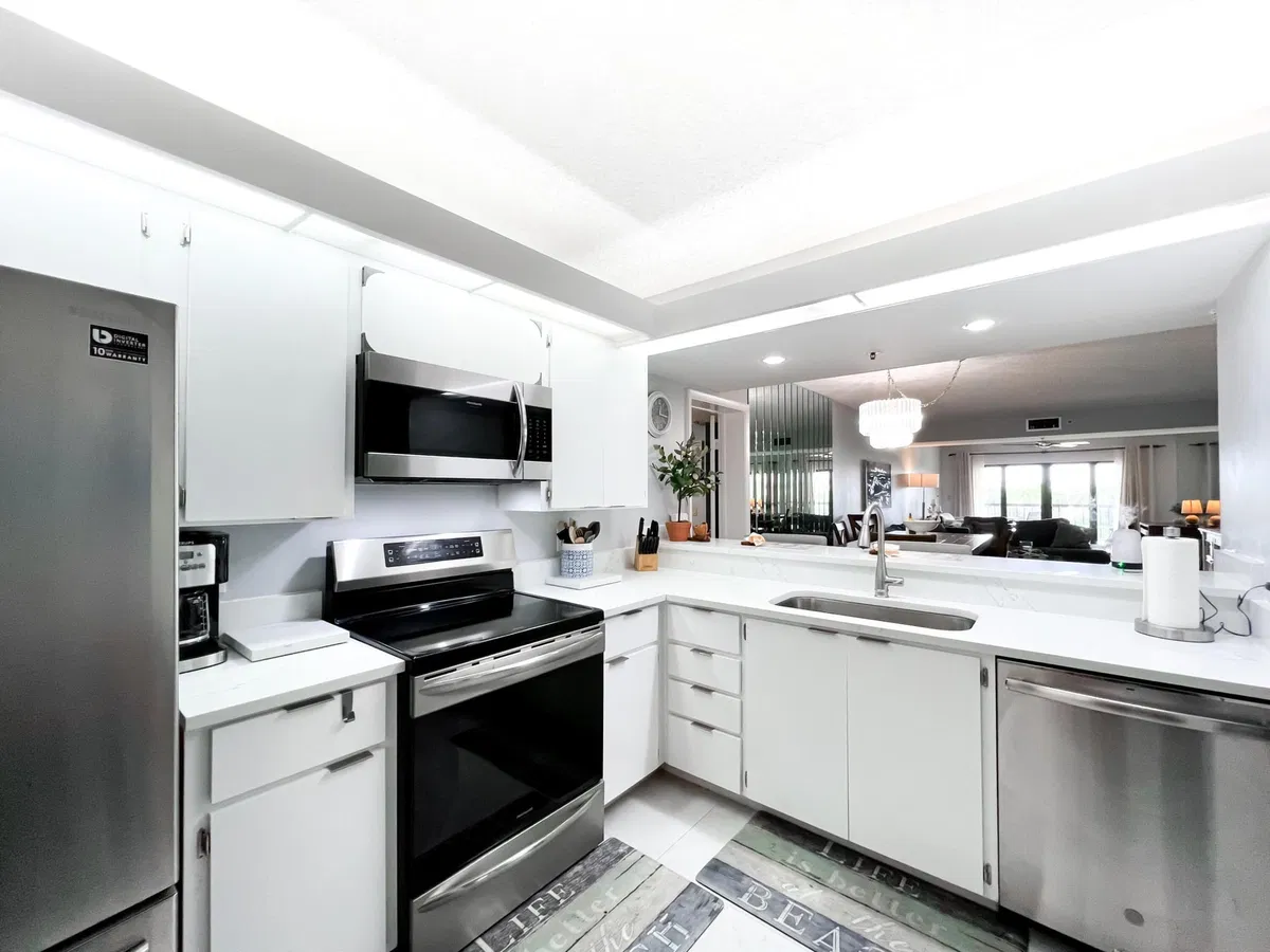Unit 202 photo 7