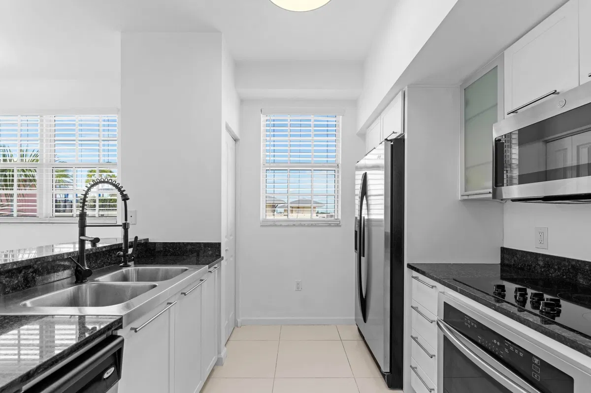 The Astor Unit 505 photo 7