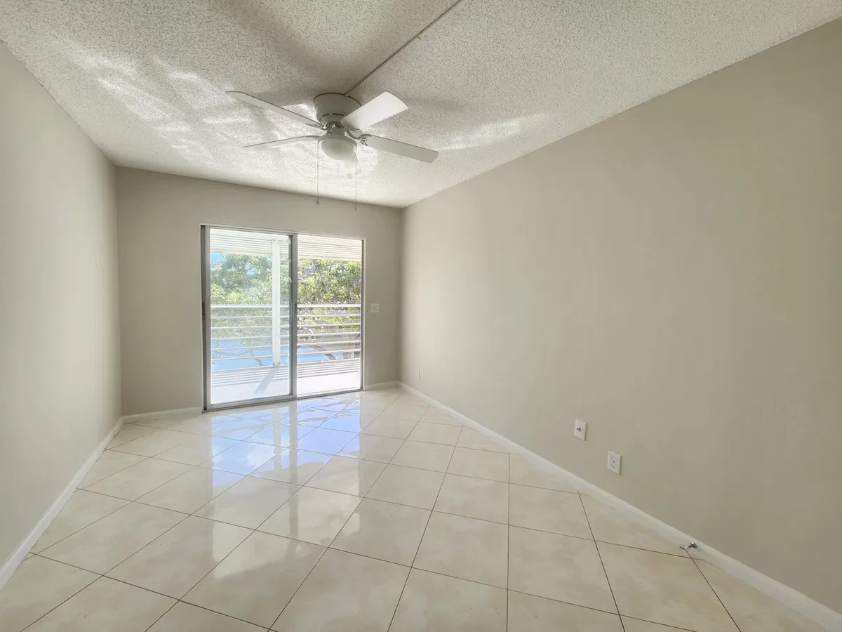  Residence photo 10