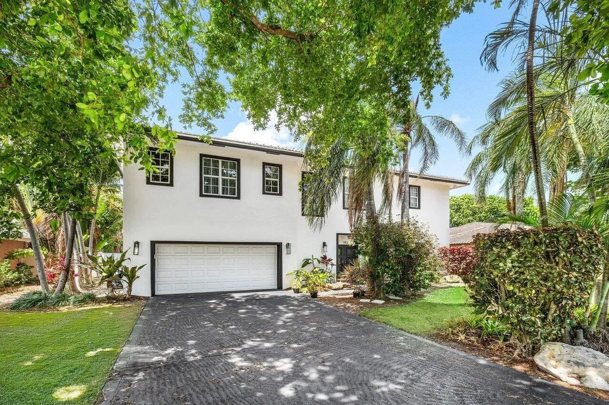 Spanish River Land Residence