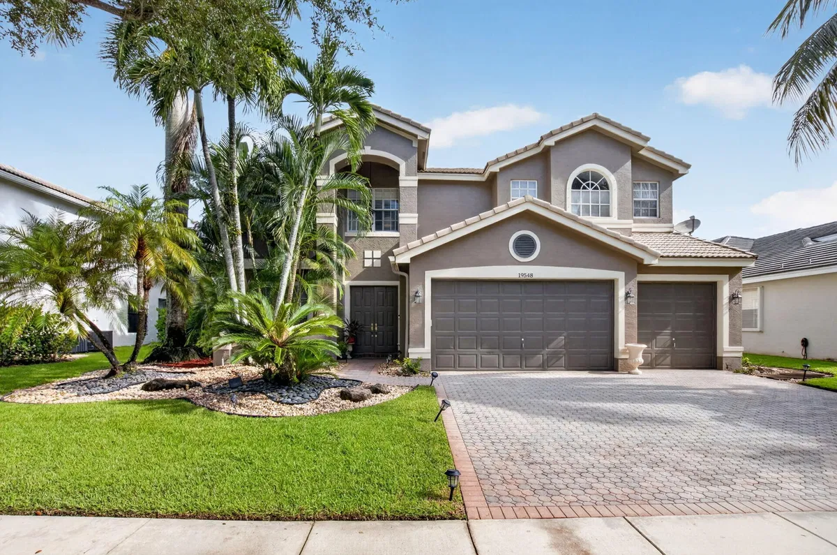 Saturnia Boca Raton Residence