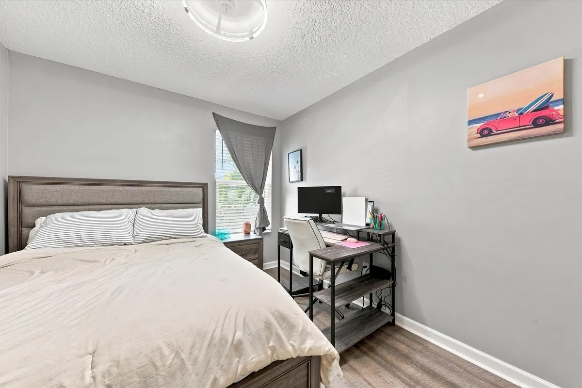 Residence photo 25