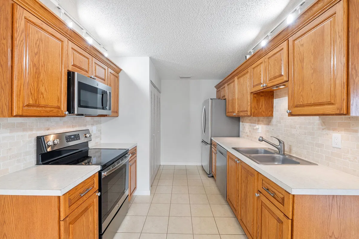Residence photo 4