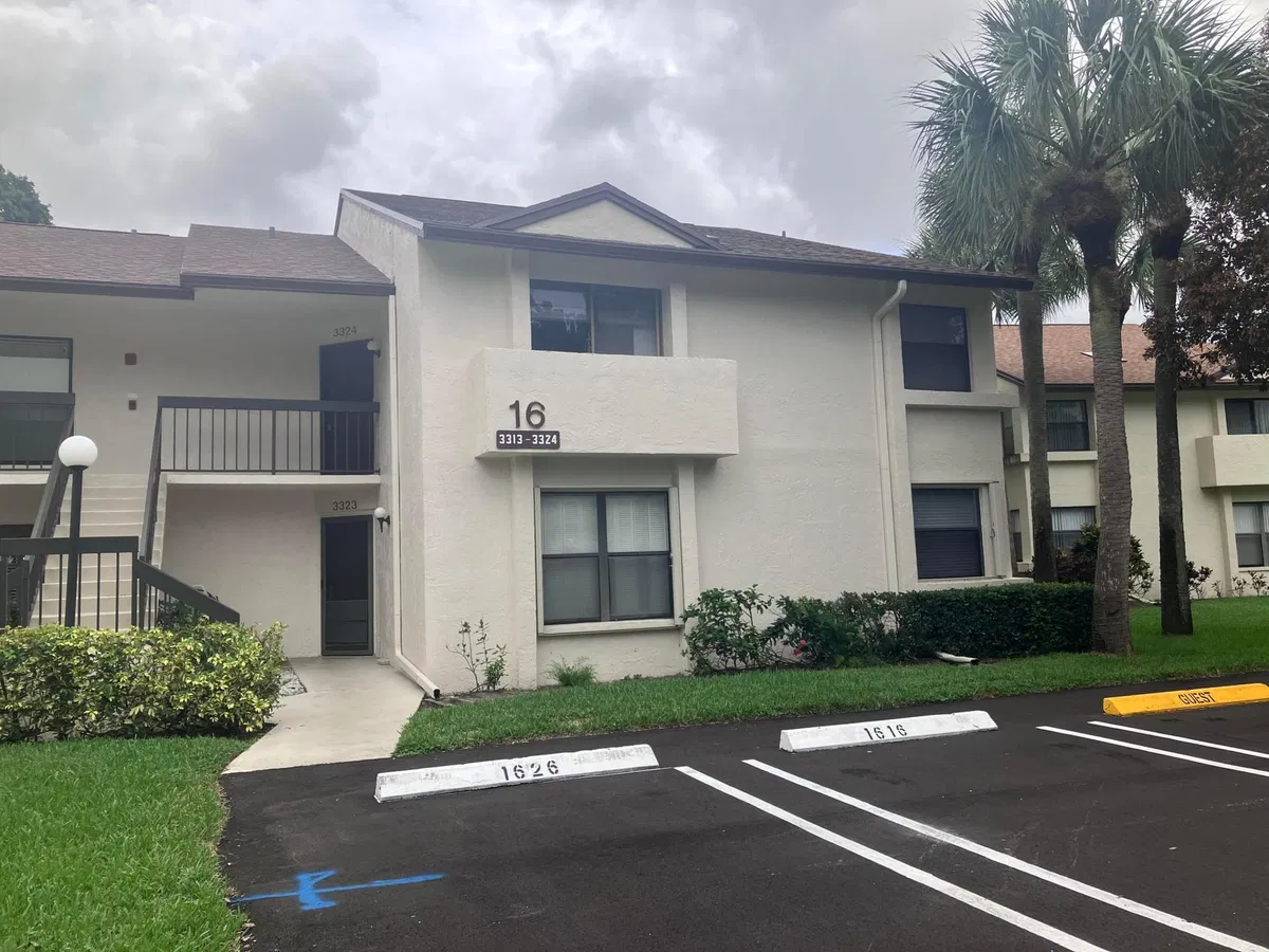Unit 1616 photo 4